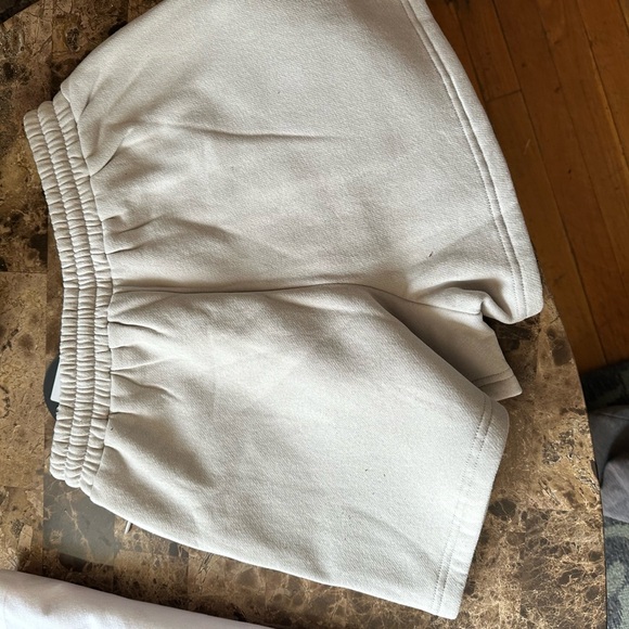 Women’s shorts - Picture 4 of 4